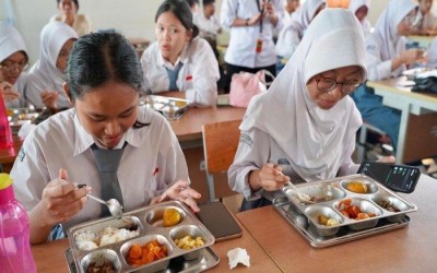 Program Makan Bergizi Gratis: Langkah Strategis Pemenuhan Gizi dan Penguatan Karakter Anak Bangsa